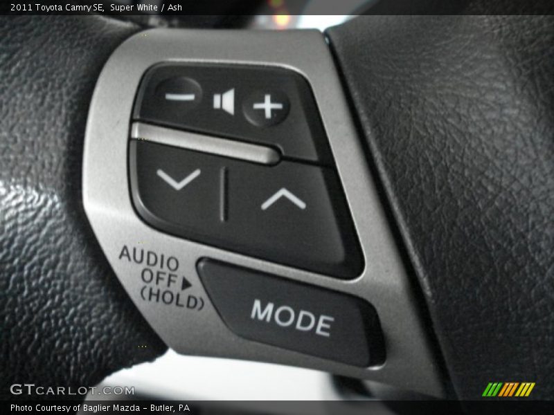 Super White / Ash 2011 Toyota Camry SE