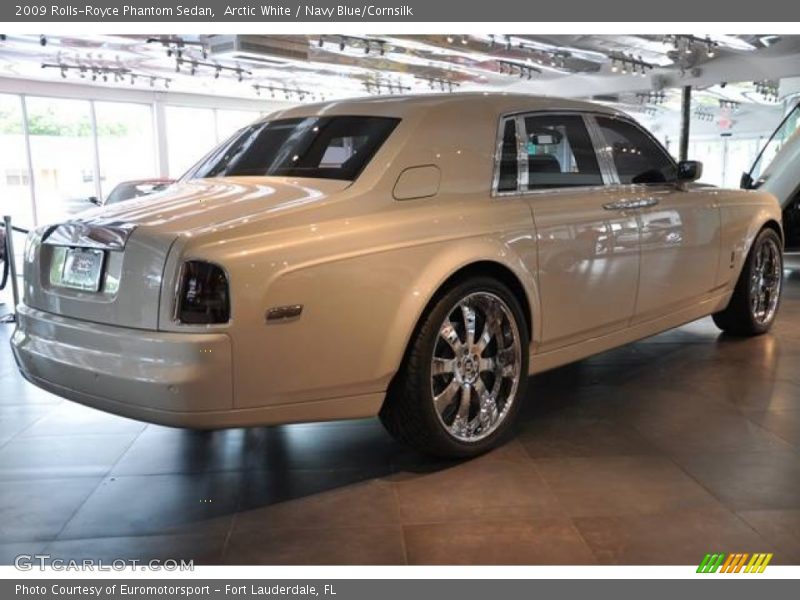 Arctic White / Navy Blue/Cornsilk 2009 Rolls-Royce Phantom Sedan