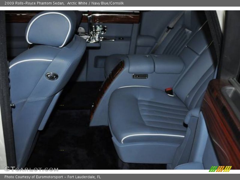 Arctic White / Navy Blue/Cornsilk 2009 Rolls-Royce Phantom Sedan