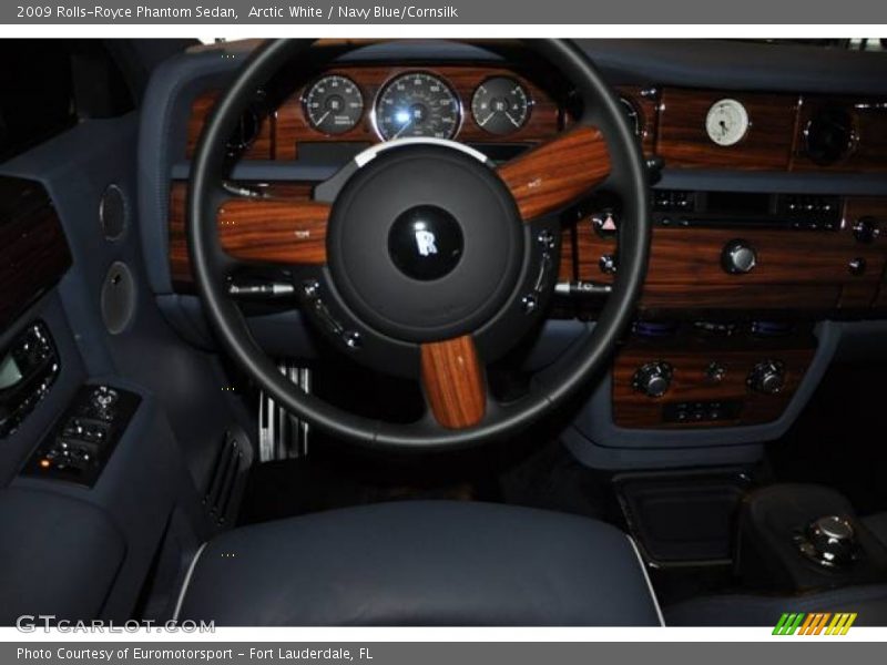 Arctic White / Navy Blue/Cornsilk 2009 Rolls-Royce Phantom Sedan