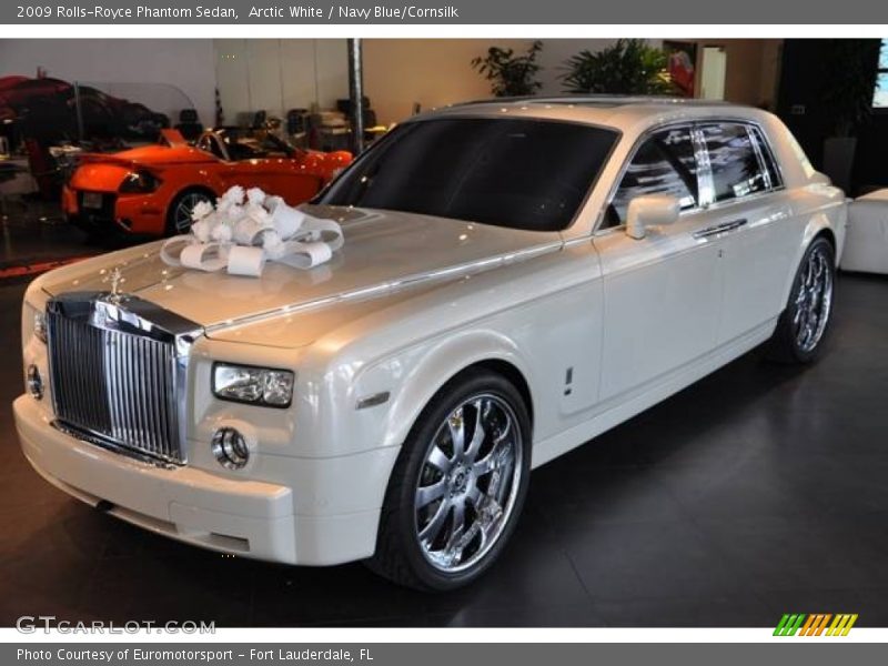 Arctic White / Navy Blue/Cornsilk 2009 Rolls-Royce Phantom Sedan