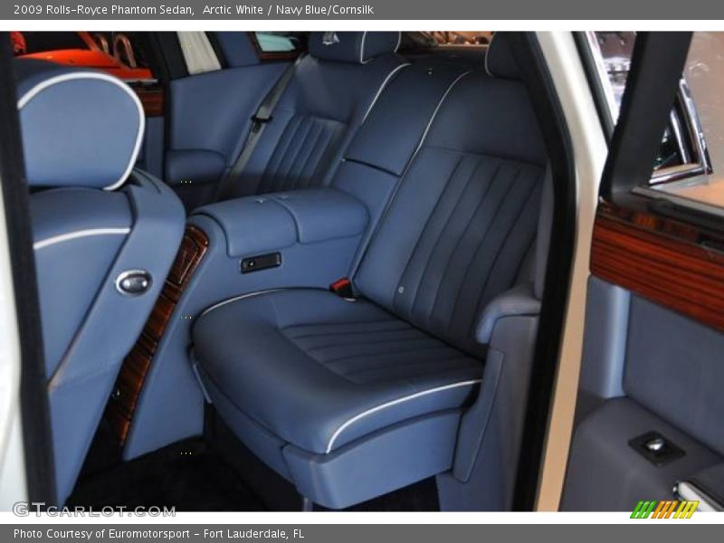 Arctic White / Navy Blue/Cornsilk 2009 Rolls-Royce Phantom Sedan