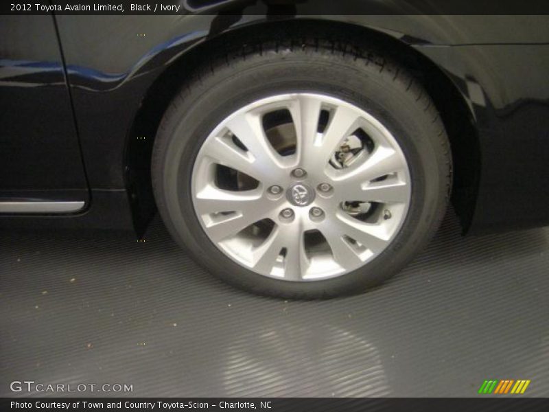Black / Ivory 2012 Toyota Avalon Limited