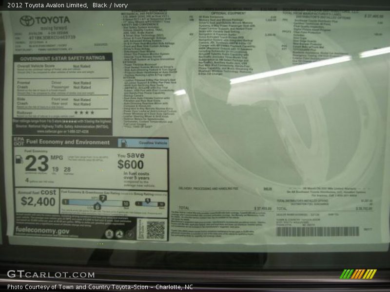 Black / Ivory 2012 Toyota Avalon Limited