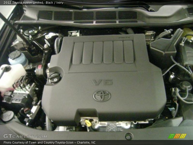 Black / Ivory 2012 Toyota Avalon Limited