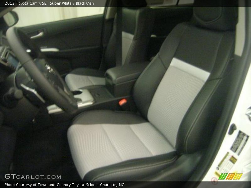 Super White / Black/Ash 2012 Toyota Camry SE