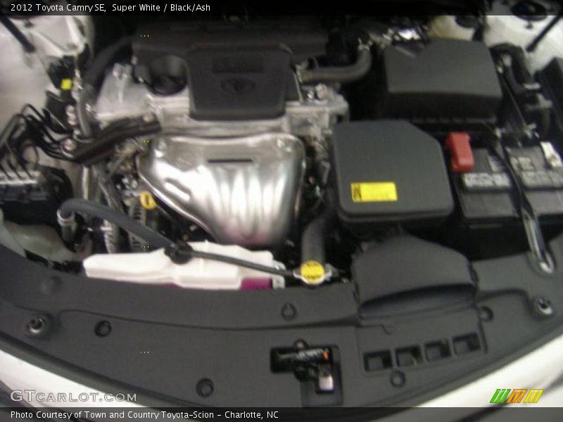 Super White / Black/Ash 2012 Toyota Camry SE