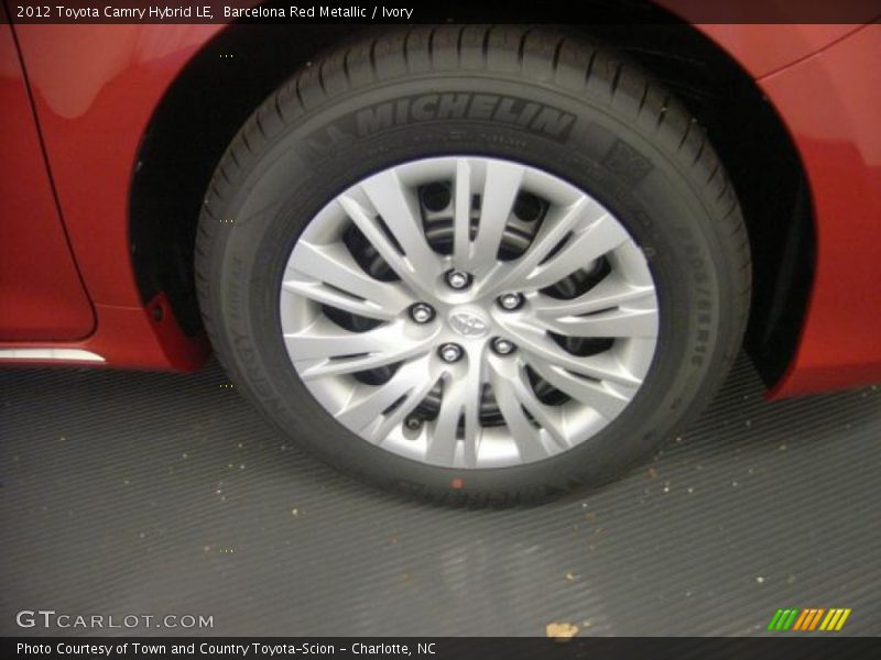 Barcelona Red Metallic / Ivory 2012 Toyota Camry Hybrid LE