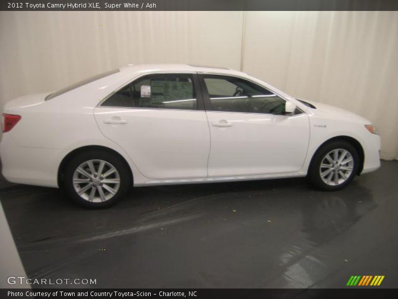 Super White / Ash 2012 Toyota Camry Hybrid XLE