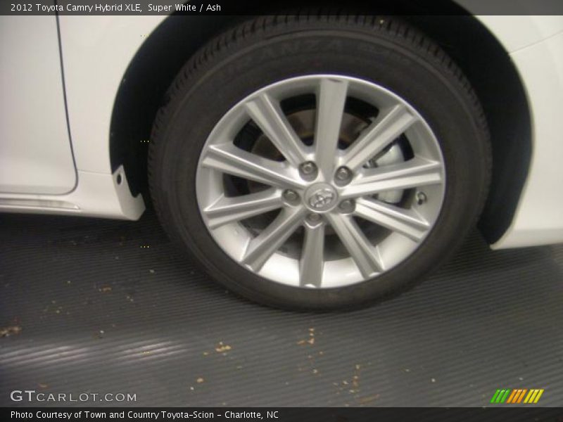 Super White / Ash 2012 Toyota Camry Hybrid XLE