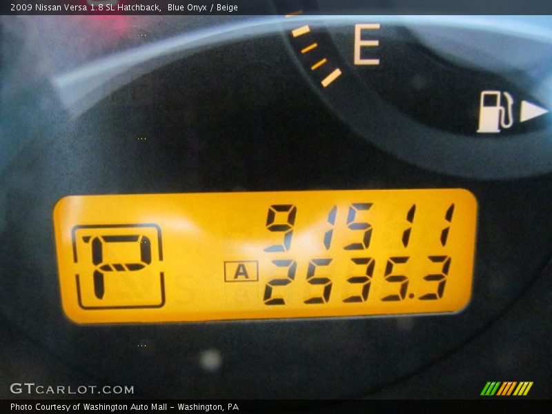 Blue Onyx / Beige 2009 Nissan Versa 1.8 SL Hatchback