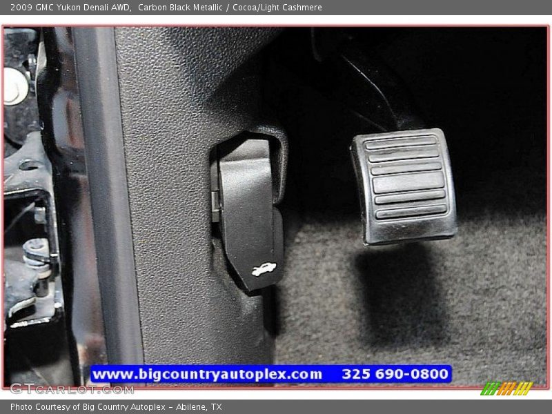 Carbon Black Metallic / Cocoa/Light Cashmere 2009 GMC Yukon Denali AWD