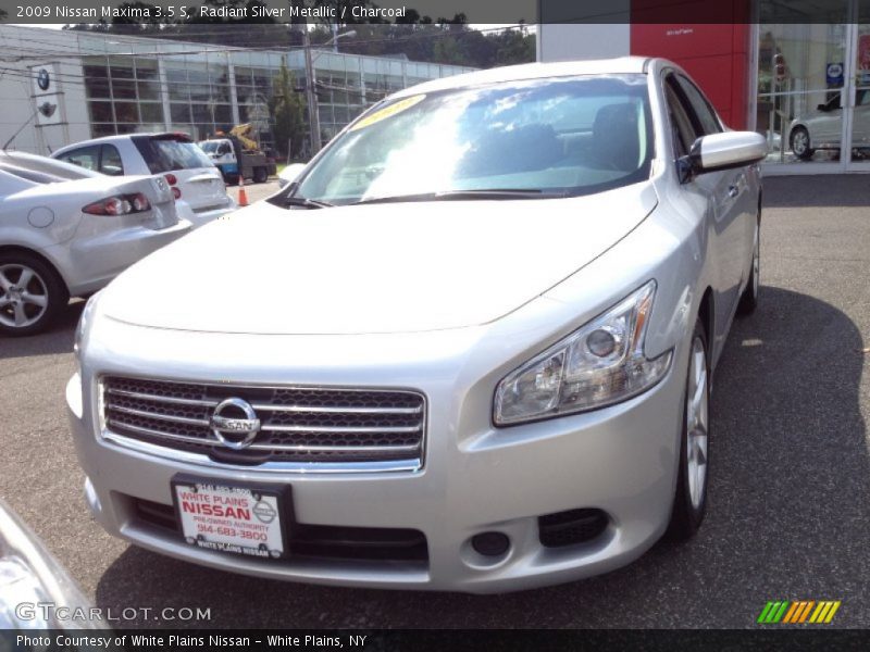 Radiant Silver Metallic / Charcoal 2009 Nissan Maxima 3.5 S