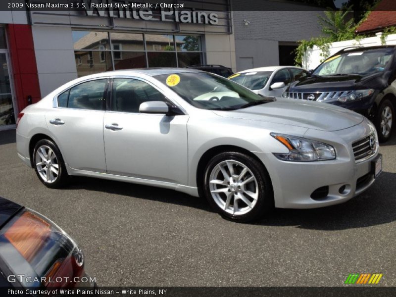 Radiant Silver Metallic / Charcoal 2009 Nissan Maxima 3.5 S
