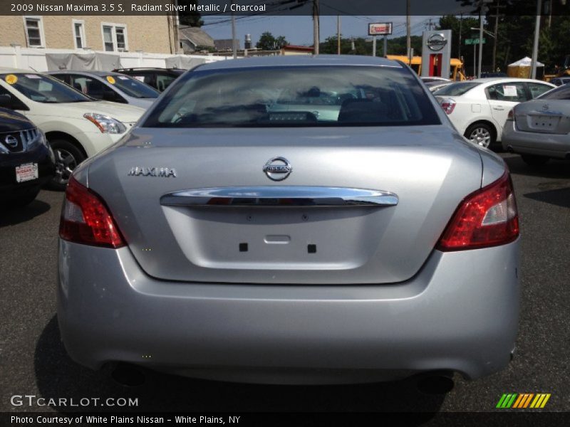 Radiant Silver Metallic / Charcoal 2009 Nissan Maxima 3.5 S