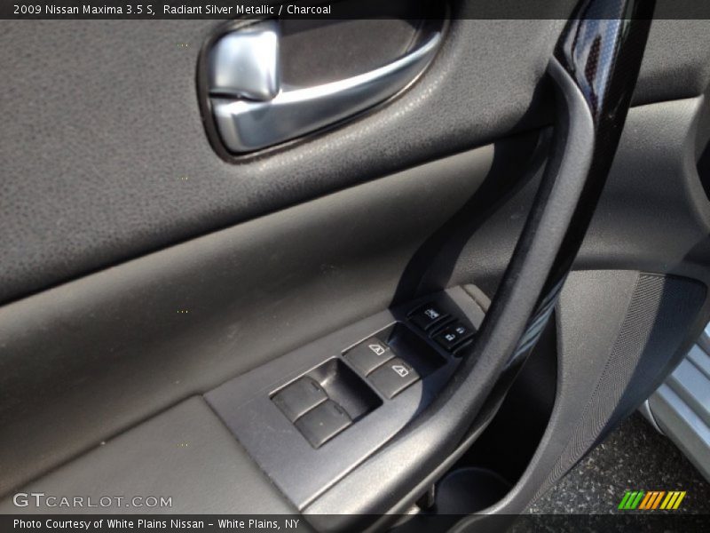 Radiant Silver Metallic / Charcoal 2009 Nissan Maxima 3.5 S