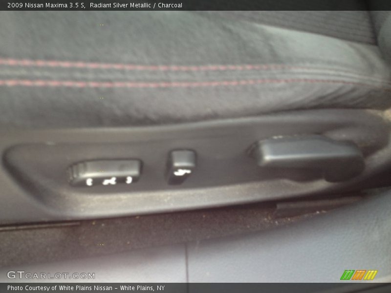 Radiant Silver Metallic / Charcoal 2009 Nissan Maxima 3.5 S
