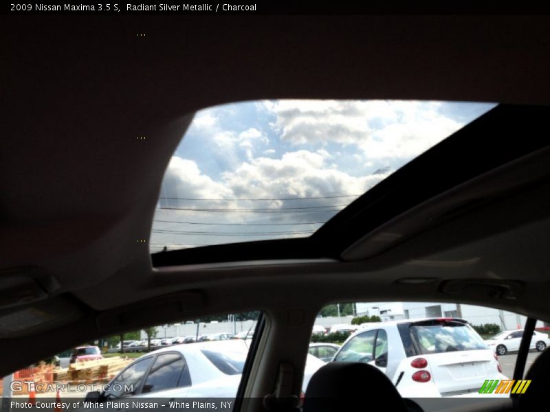 Radiant Silver Metallic / Charcoal 2009 Nissan Maxima 3.5 S