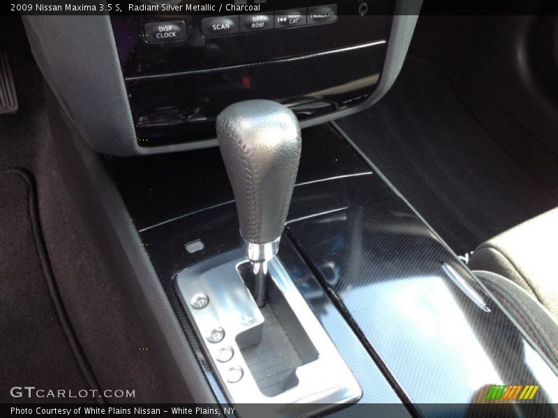 Radiant Silver Metallic / Charcoal 2009 Nissan Maxima 3.5 S