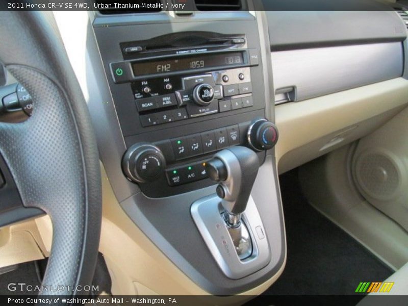 Urban Titanium Metallic / Ivory 2011 Honda CR-V SE 4WD