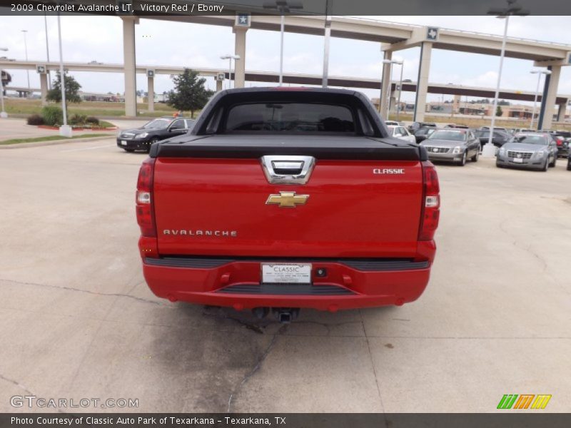 Victory Red / Ebony 2009 Chevrolet Avalanche LT