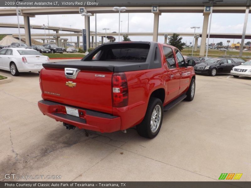 Victory Red / Ebony 2009 Chevrolet Avalanche LT