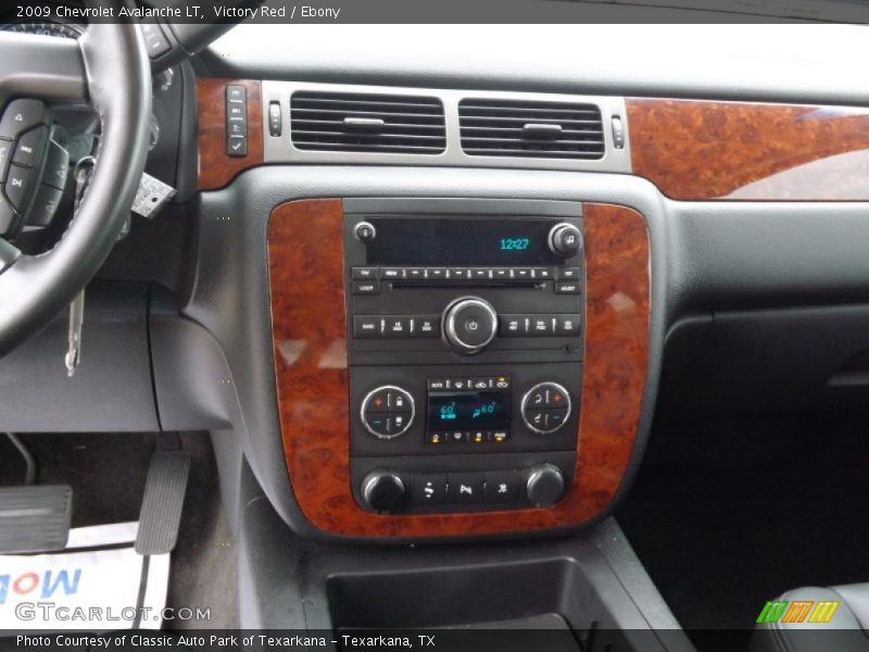 Victory Red / Ebony 2009 Chevrolet Avalanche LT