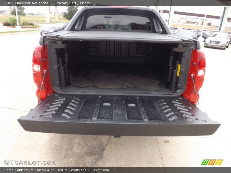 Victory Red / Ebony 2009 Chevrolet Avalanche LT