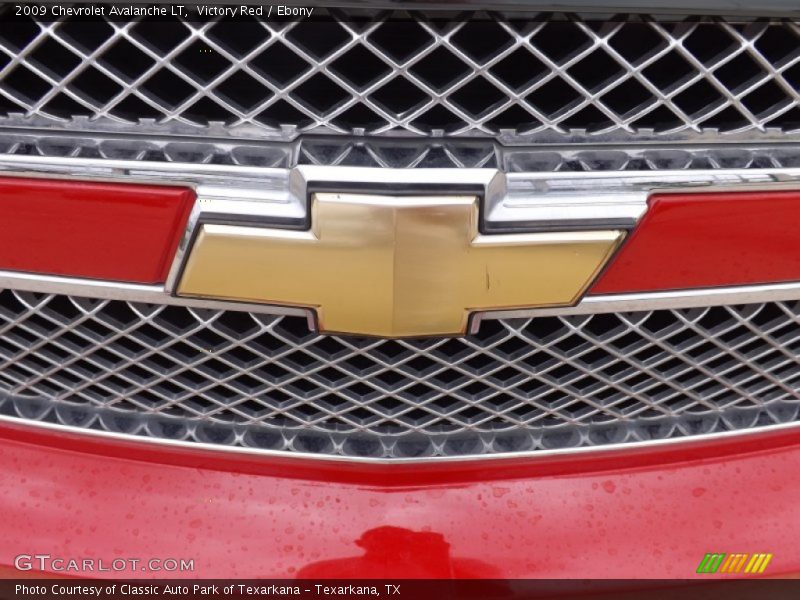 Victory Red / Ebony 2009 Chevrolet Avalanche LT