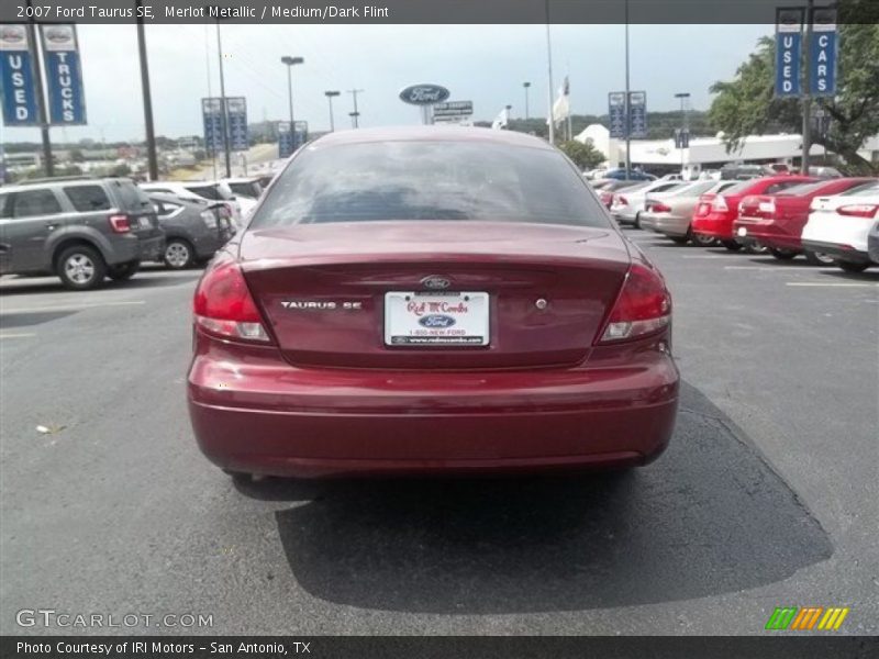 Merlot Metallic / Medium/Dark Flint 2007 Ford Taurus SE