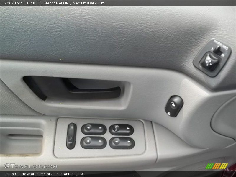 Controls of 2007 Taurus SE