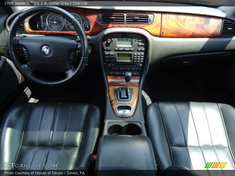 Dashboard of 2008 S-Type 3.0