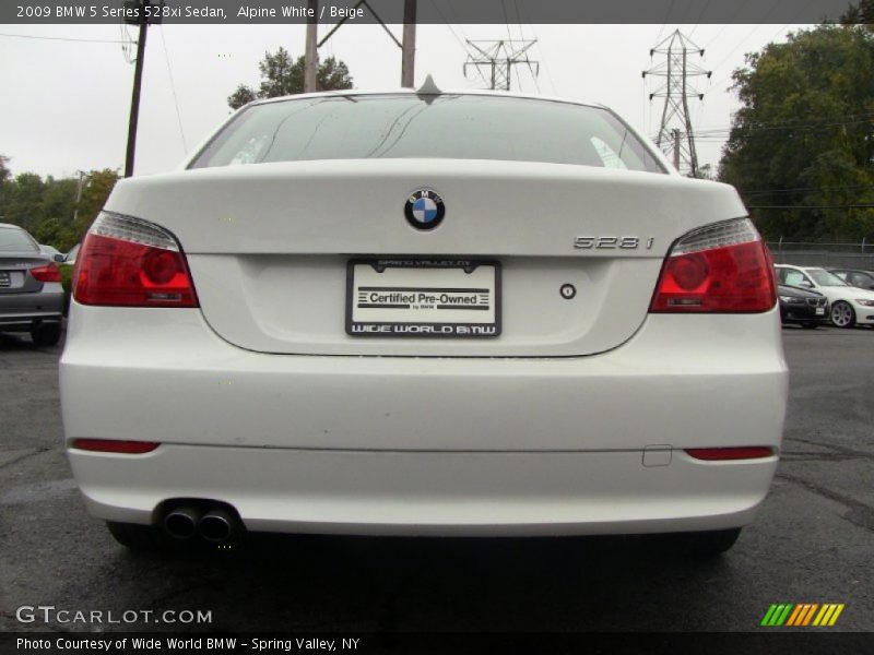 Alpine White / Beige 2009 BMW 5 Series 528xi Sedan