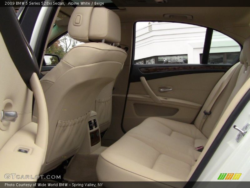 Alpine White / Beige 2009 BMW 5 Series 528xi Sedan