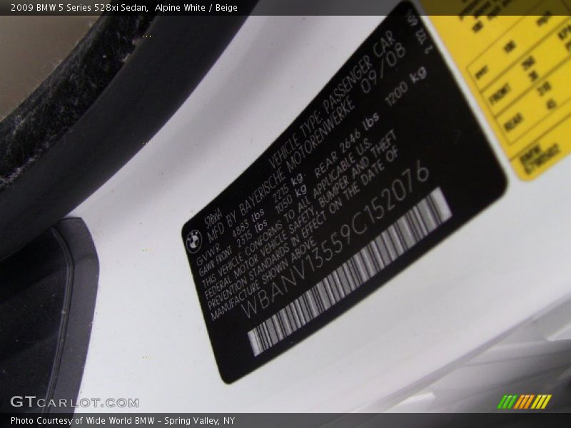 Alpine White / Beige 2009 BMW 5 Series 528xi Sedan