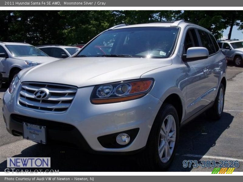 Moonstone Silver / Gray 2011 Hyundai Santa Fe SE AWD
