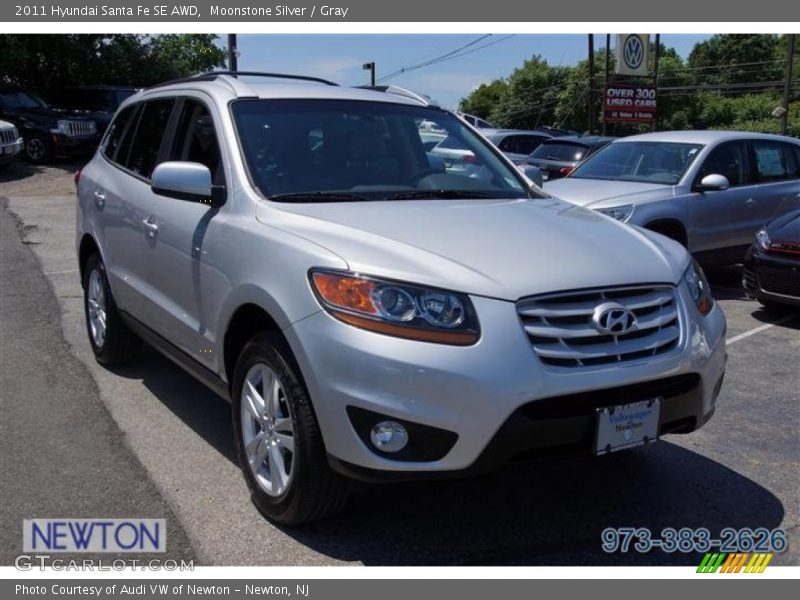 Moonstone Silver / Gray 2011 Hyundai Santa Fe SE AWD