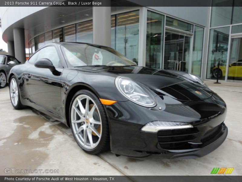 Front 3/4 View of 2013 911 Carrera Coupe