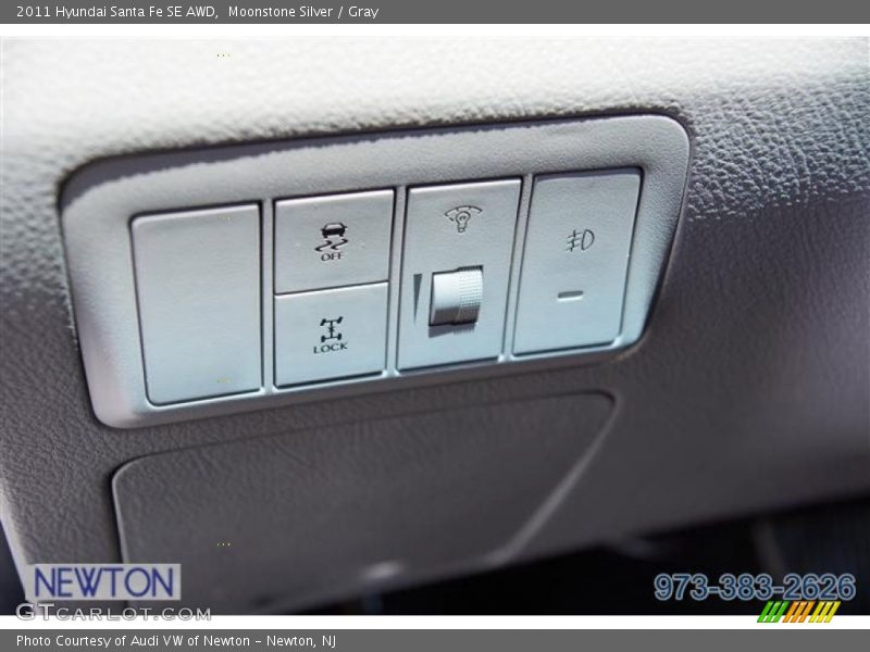 Moonstone Silver / Gray 2011 Hyundai Santa Fe SE AWD