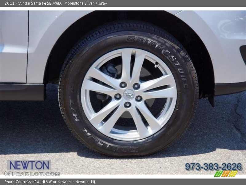 Moonstone Silver / Gray 2011 Hyundai Santa Fe SE AWD