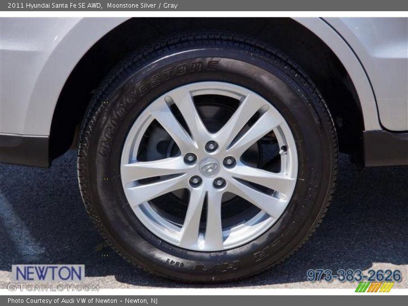 Moonstone Silver / Gray 2011 Hyundai Santa Fe SE AWD