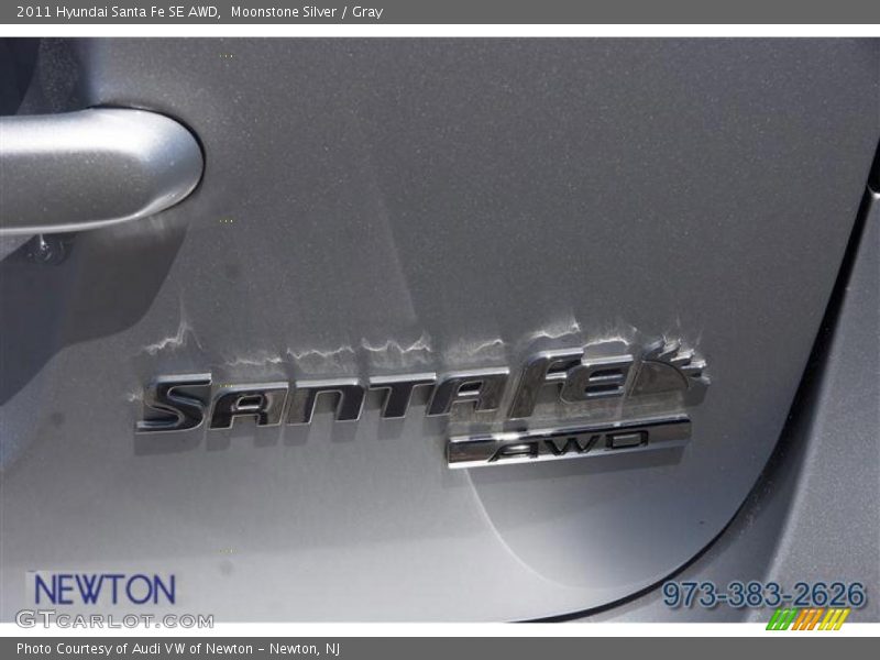 Moonstone Silver / Gray 2011 Hyundai Santa Fe SE AWD