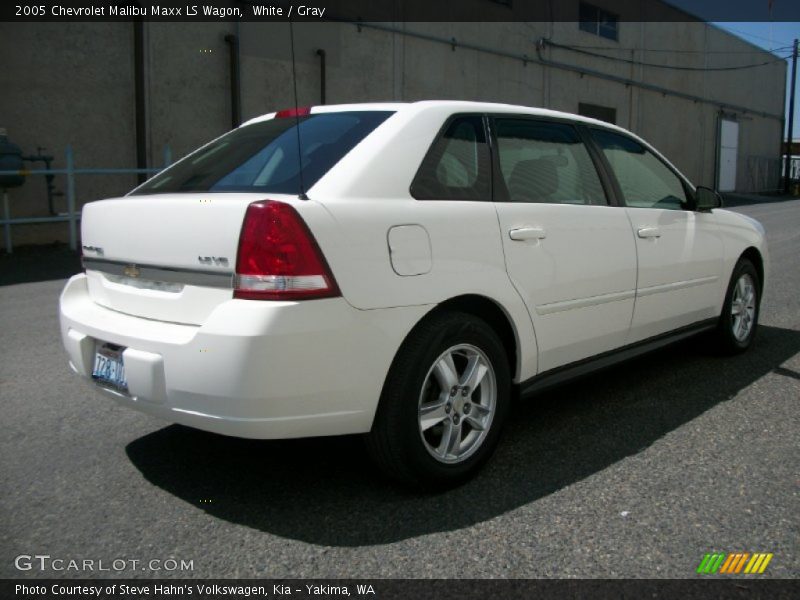 White / Gray 2005 Chevrolet Malibu Maxx LS Wagon