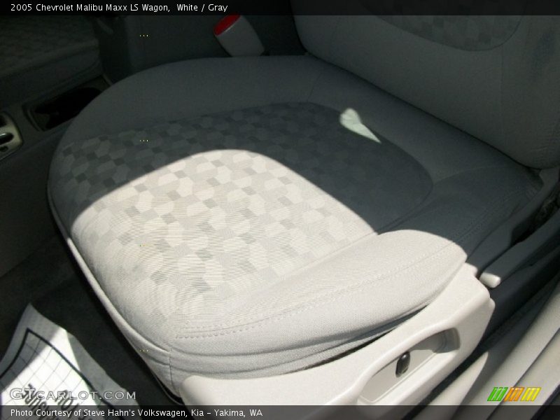 White / Gray 2005 Chevrolet Malibu Maxx LS Wagon