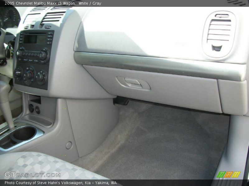 White / Gray 2005 Chevrolet Malibu Maxx LS Wagon