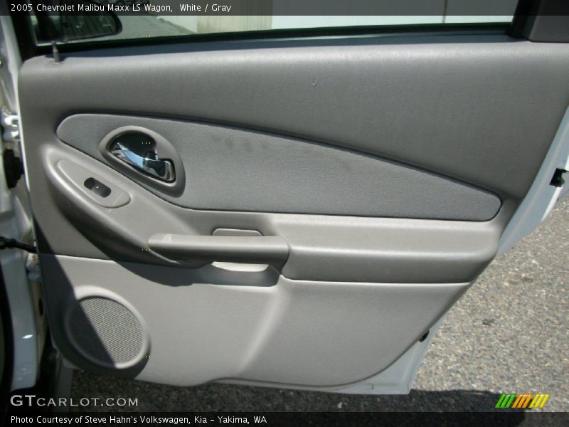 White / Gray 2005 Chevrolet Malibu Maxx LS Wagon