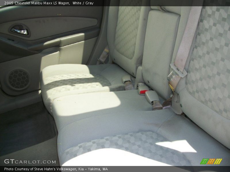 White / Gray 2005 Chevrolet Malibu Maxx LS Wagon
