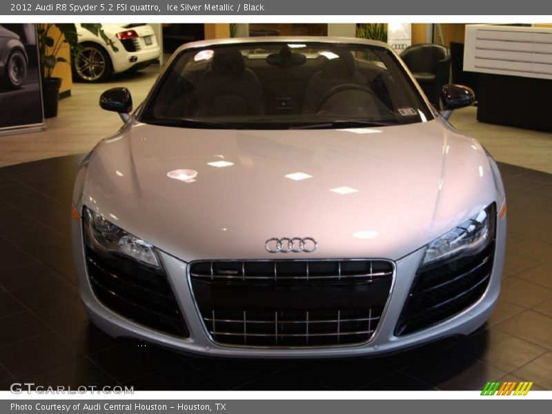  2012 R8 Spyder 5.2 FSI quattro Ice Silver Metallic
