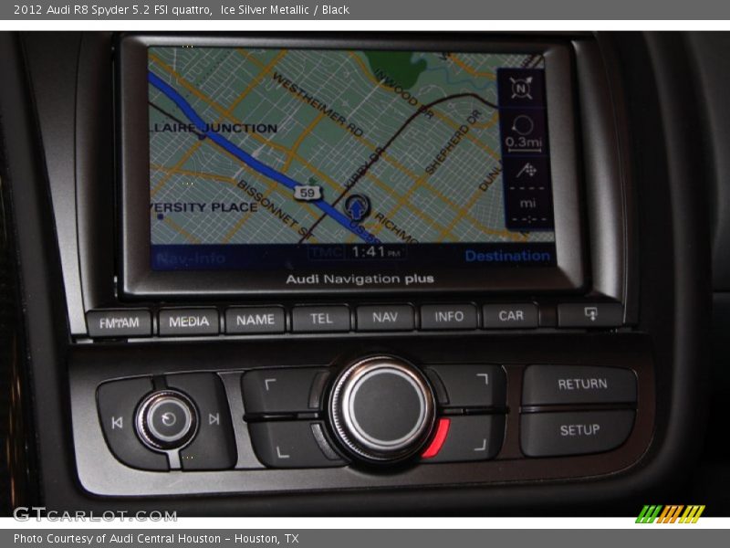 Navigation of 2012 R8 Spyder 5.2 FSI quattro