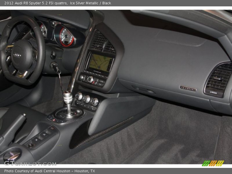 Dashboard of 2012 R8 Spyder 5.2 FSI quattro